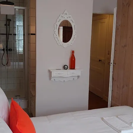Bed & Breakfast La Maison Serrurier - D'hotes *
